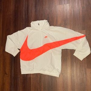 Men’s NEW Nike wind breaker